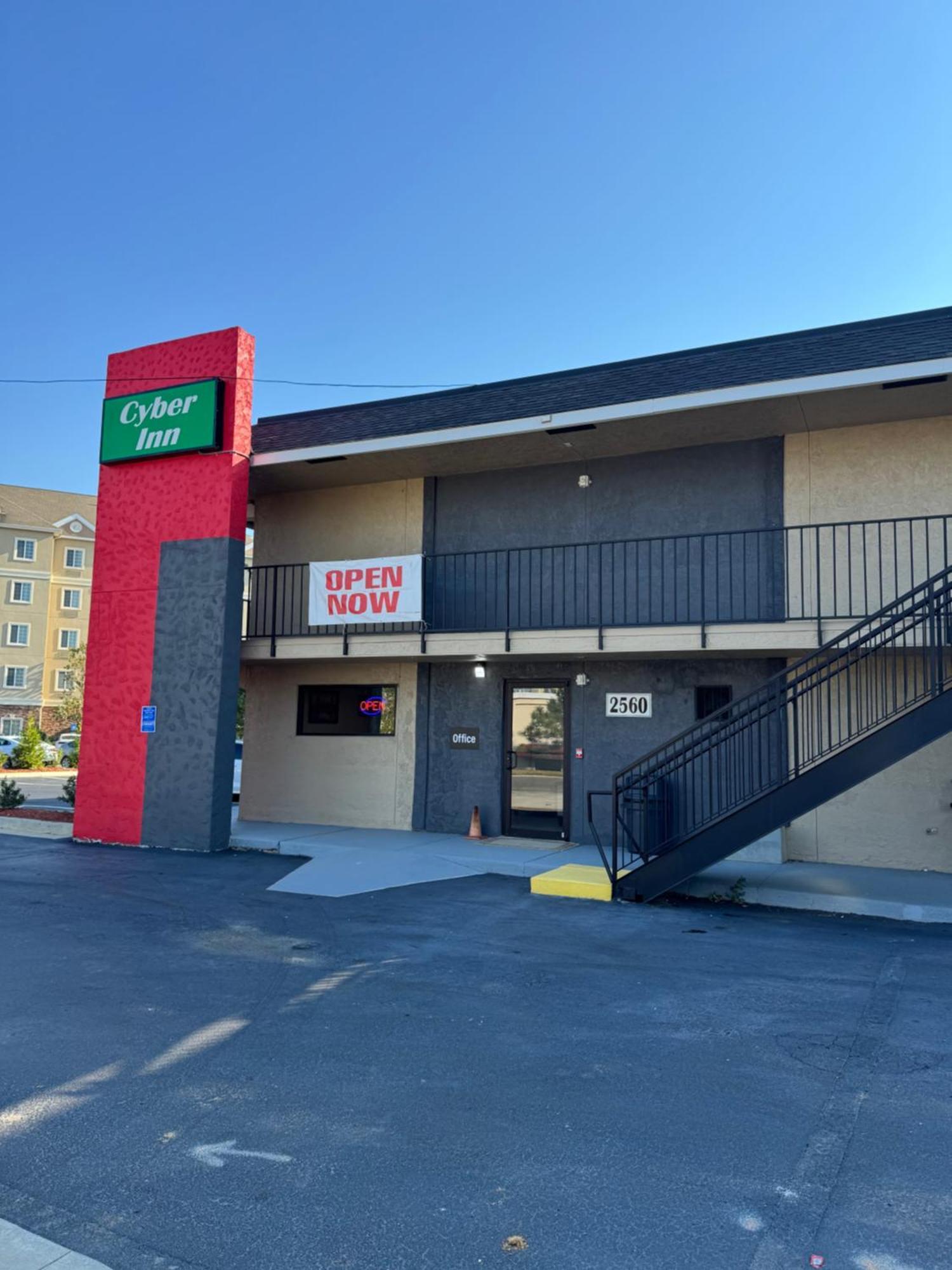 Cyber Inn Augusta Exterior photo